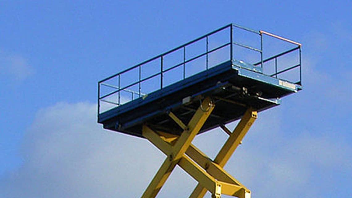 Scissor Lifts in Industrial and Construction Environments