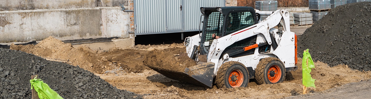 Skid Steer (Rubber-tired & Track Loader) – Operator Safety (CAN)