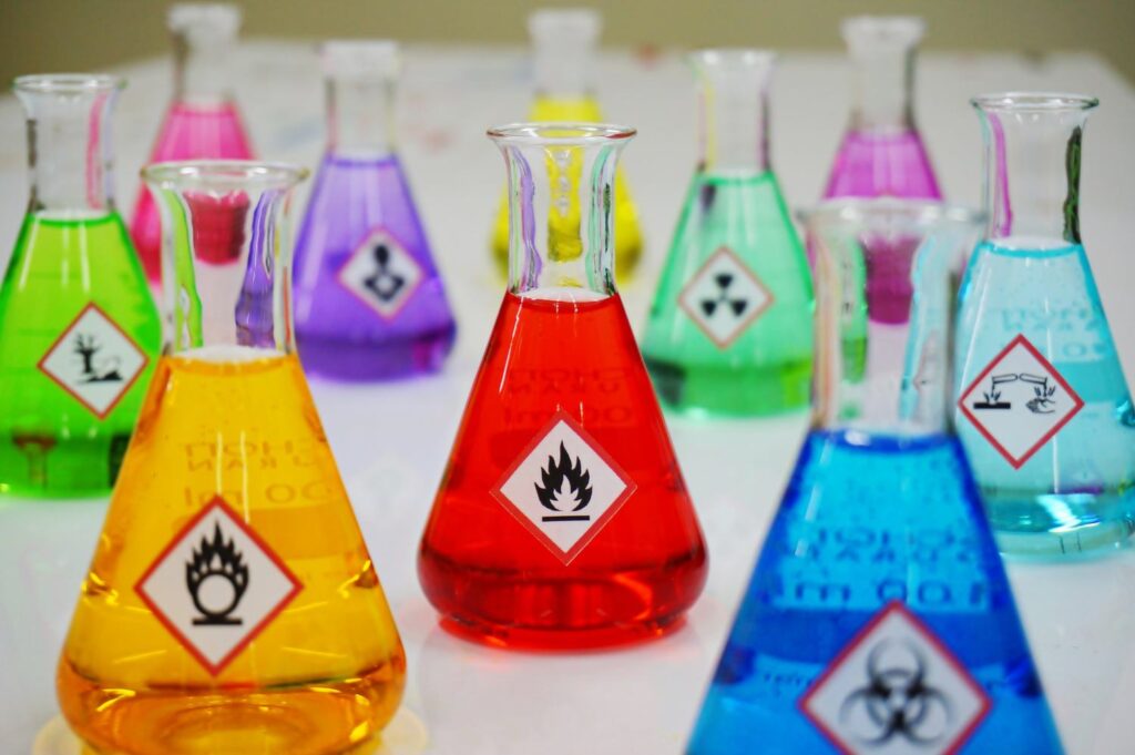Many of Erlenmeyer flask with colorful solution and Variety type
