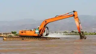 Amphibious Excavator (OSHA)